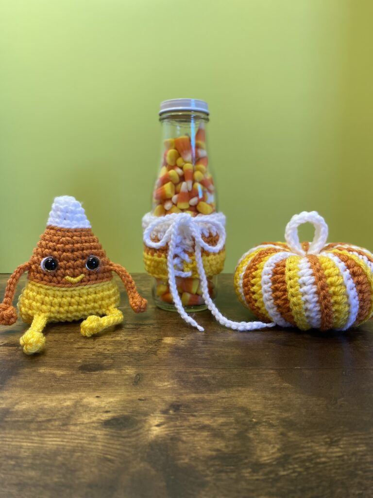 Candy corn crochet candy jar wrap, candy corn pumpkin